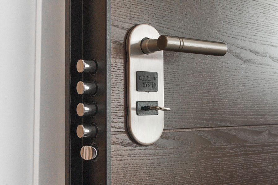 6 Benefits Of Hiring A Professional Locksmith To Do The Job